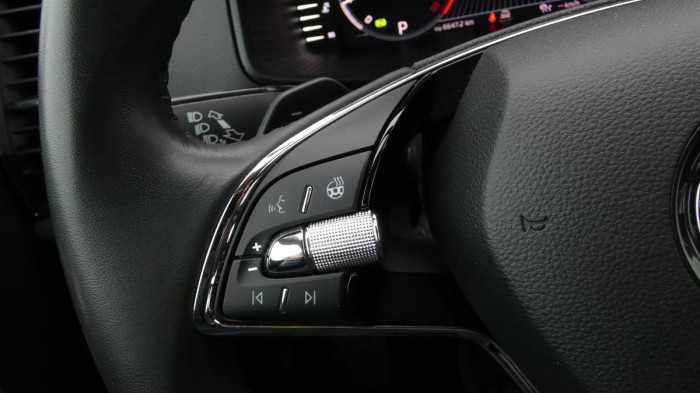 Škoda Karoq 1,5 TSI DSG Style na operativní leasing