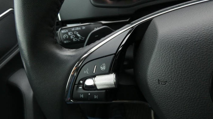 Škoda Karoq 1,5 TSI DSG Style na operativní leasing