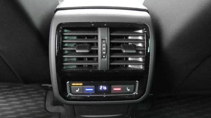 Volkswagen Passat Variant 2.0 TDI DSG 4 x 4 Ele na operativní leasing