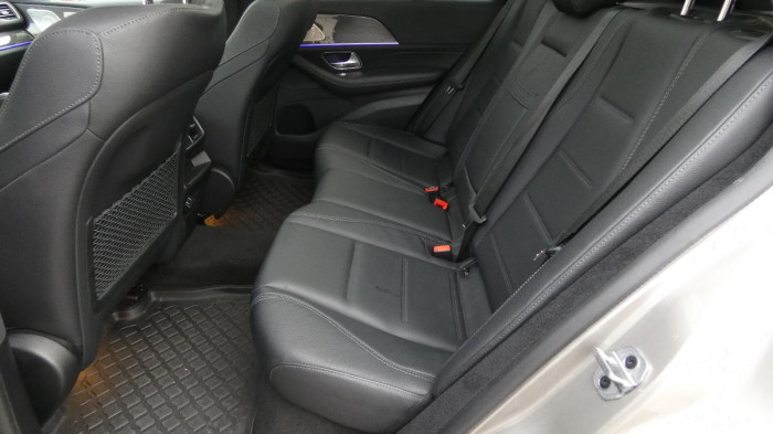 Volvo XC40 B3 PLUS DARK DCT na operativní leasing