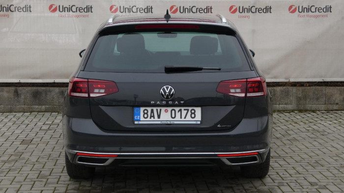 Volkswagen Passat Variant 2.0 TDI DSG 4 x 4 Ele na operativní leasing