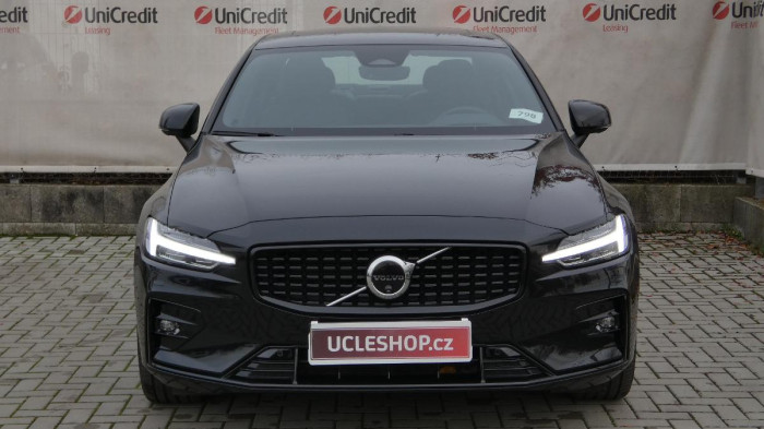 Volvo S60 B5 AWD Ultimate Dark na operativní leasing