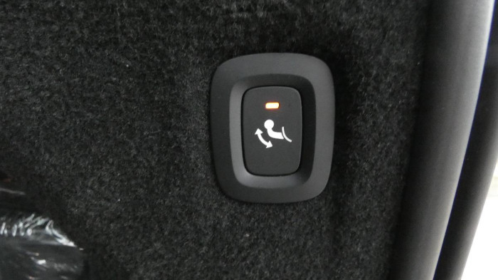 Volvo XC90 B5 AWD Drive-E Plus Bright na operativní leasing