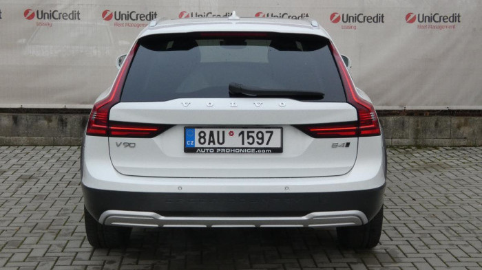 Volvo V90 B4 Drive-E AWD aut. Cross Coun na operativní leasing