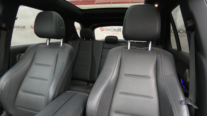 Volvo XC40 B3 PLUS DARK DCT na operativní leasing