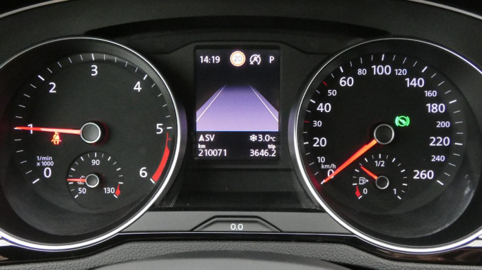 Volkswagen Passat Variant 2.0 TDI DSG Elegance na operativní leasing