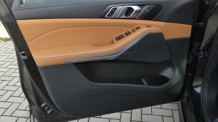 BMW X5 xDrive 40i M Sport na operativní leasing