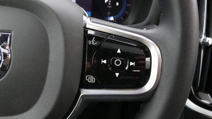 Volvo S60 B5 AWD Ultimate Dark na operativní leasing