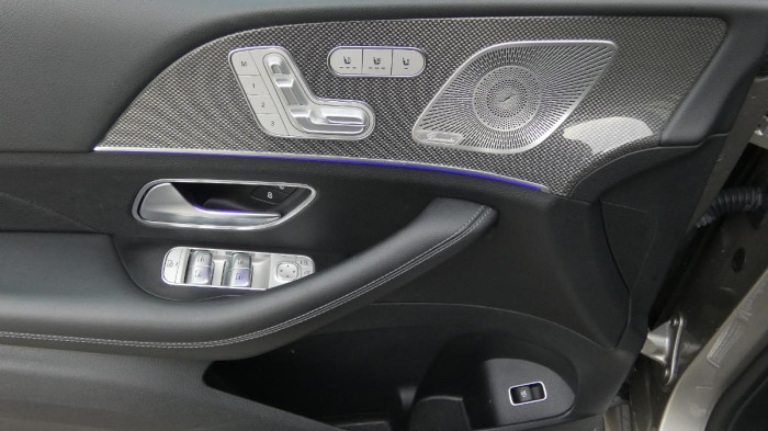 Volvo XC40 B3 PLUS DARK DCT na operativní leasing