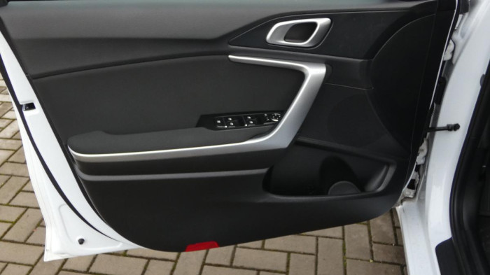 Kia Ceed 1.5 T-GDI 118kW Exclusive Auto na operativní leasing