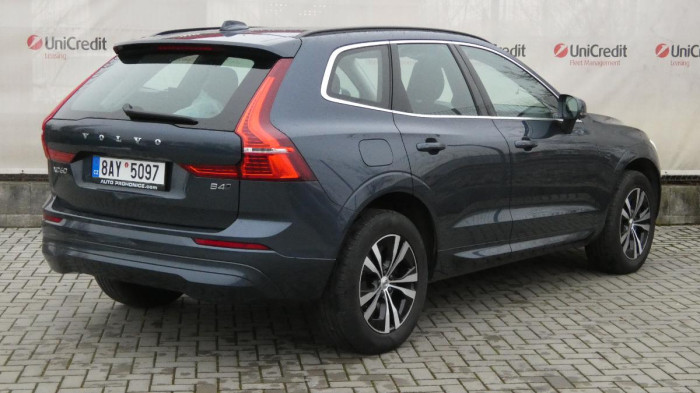 Volvo XC60 B4 AWD Momentum Pro na operativní leasing