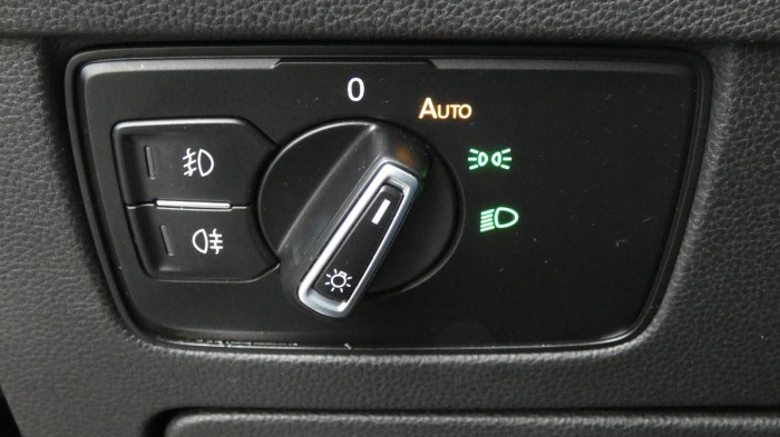 Volkswagen Passat Variant 2.0 TDI DSG Elegance na operativní leasing