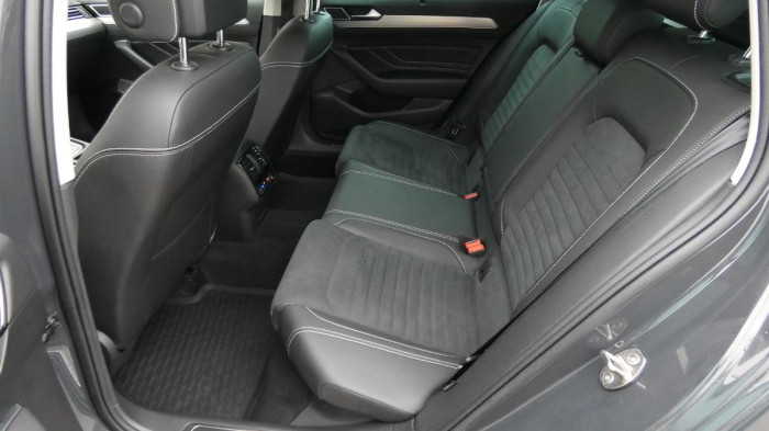 Volkswagen Passat Variant 2.0 TDI DSG 4 x 4 Ele na operativní leasing