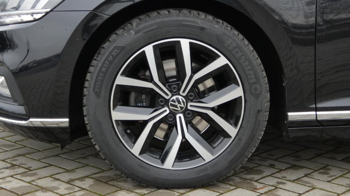 Volkswagen Passat Variant 2.0 TDI DSG Elegance na operativní leasing