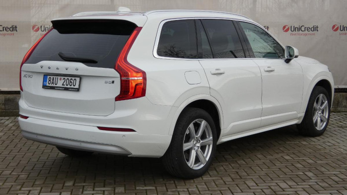 Volvo XC90 B5 AWD Momentum PRO 7 MÍST na operativní leasing
