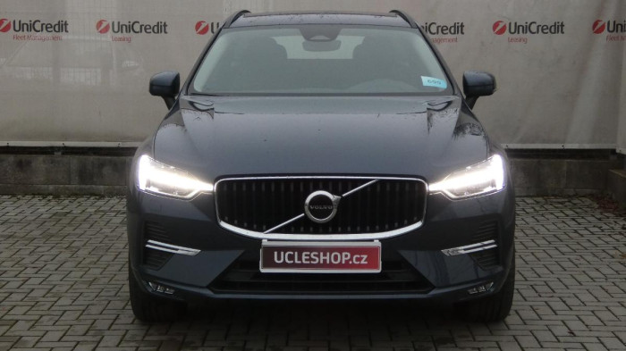 Volvo XC60 B4 AWD Momentum Pro na operativní leasing
