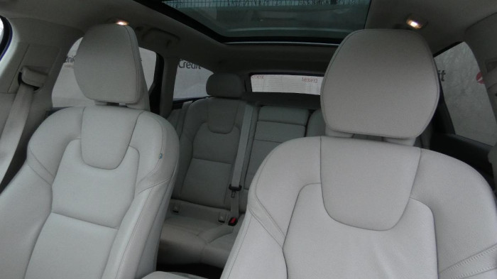 Volvo V90 B4 Drive-E AWD aut. Cross Coun na operativní leasing