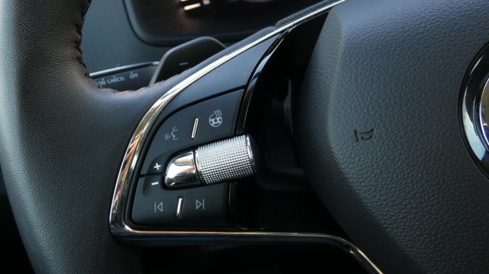 Škoda Karoq 1,5 TSI DSG Style na operativní leasing