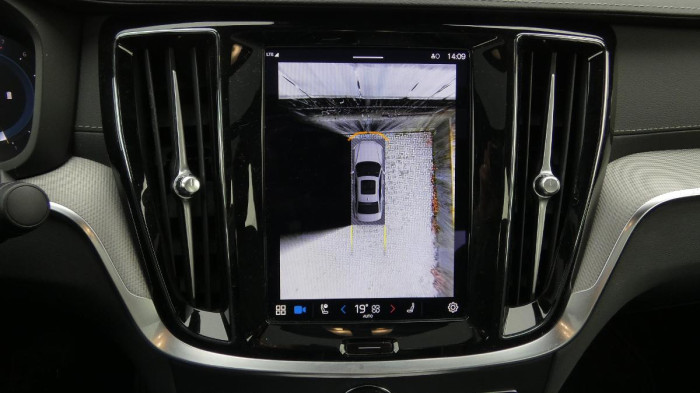 Volvo S60 B5 AWD Ultimate Dark na operativní leasing