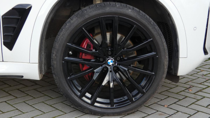 BMW X5 xDrive 40i M Sport na operativní leasing