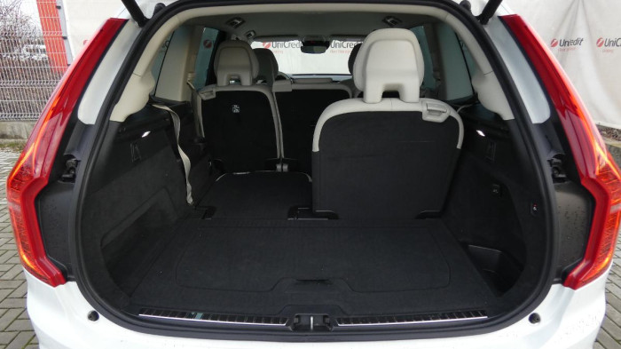 Volvo XC90 B5 AWD Momentum PRO 7 MÍST na operativní leasing