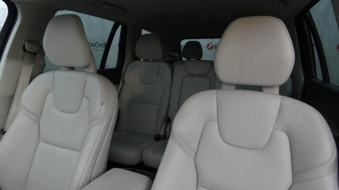 Volvo XC90 B5 AWD Momentum PRO 7 MÍST na operativní leasing