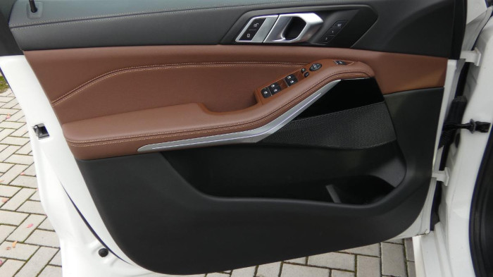 BMW X5 xDrive 40i M Sport na operativní leasing