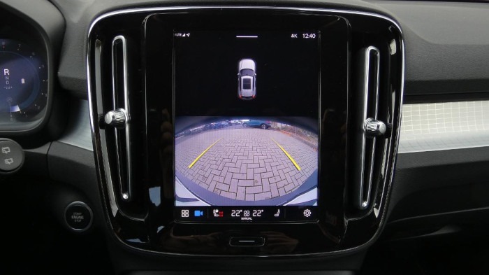 Volvo XC40 B3 Core DCT na operativní leasing