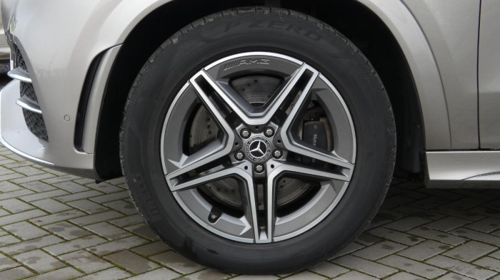 Volvo XC40 B3 PLUS DARK DCT na operativní leasing