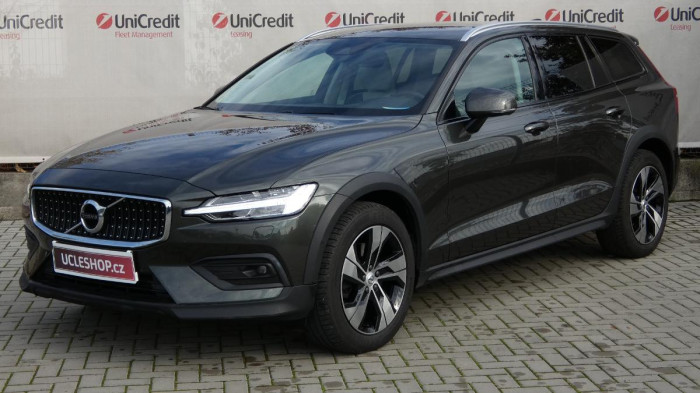 Volvo V60 Cross Country B4 AWD diesel na operativní leasing