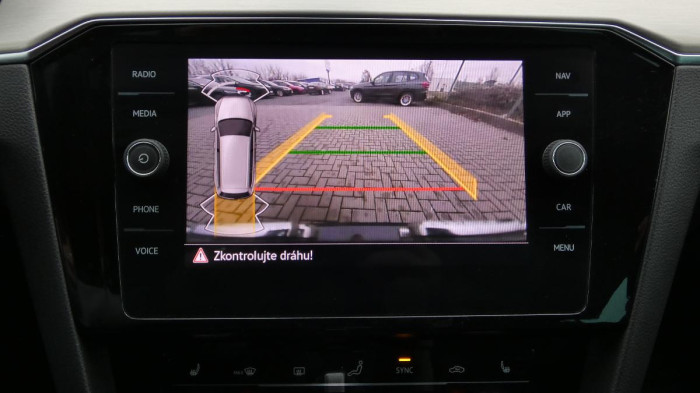 Volkswagen Passat Variant 2.0 TDI DSG Elegance na operativní leasing