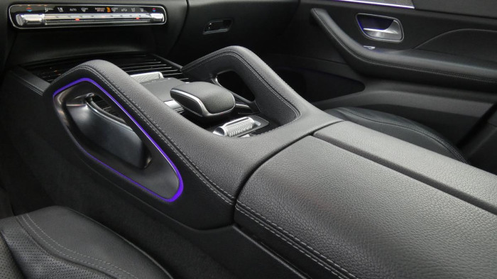 Volvo XC40 B3 PLUS DARK DCT na operativní leasing