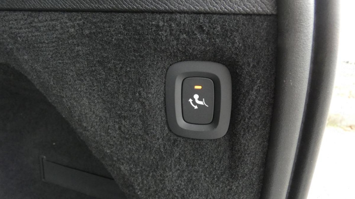 Volvo XC90 B5 AWD Momentum PRO 7 MÍST na operativní leasing