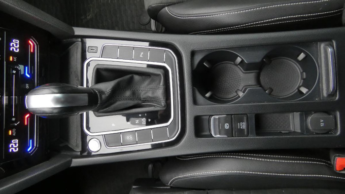 Volkswagen Passat Variant 2.0 TDI DSG Elegance na operativní leasing