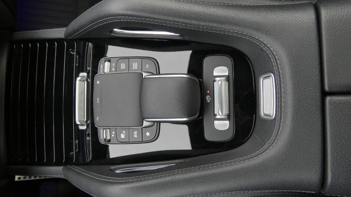 Volvo XC40 B3 PLUS DARK DCT na operativní leasing