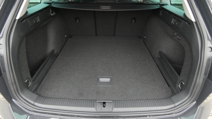 Volkswagen Passat Variant 2.0 TDI DSG 4 x 4 Ele na operativní leasing