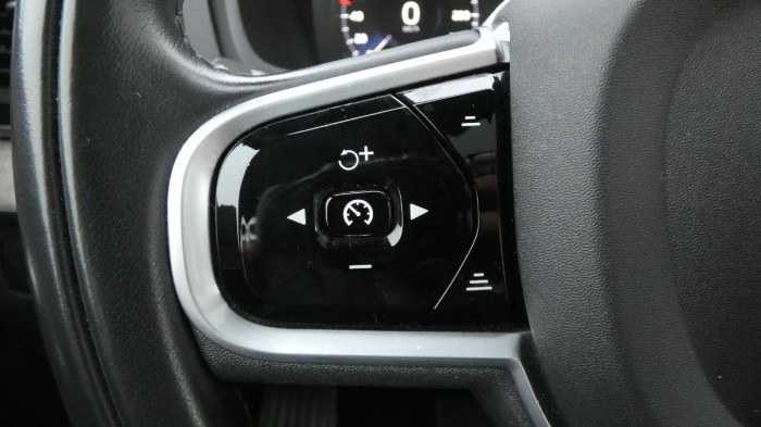 Volvo XC90 B5 AWD benzin Inscription Auto na operativní leasing