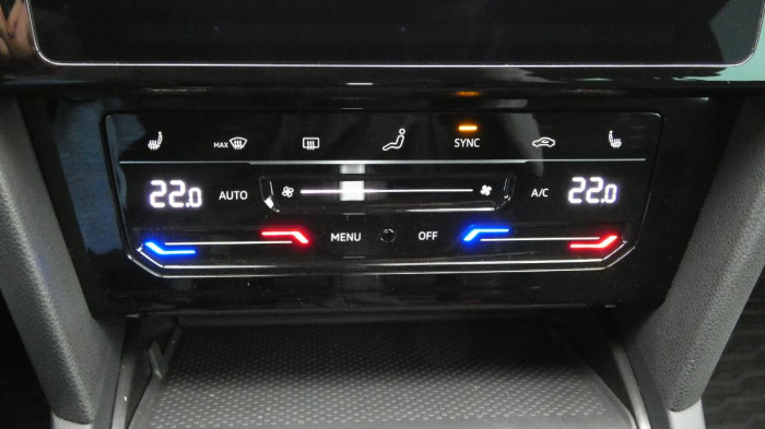 Volkswagen Passat Variant 2.0 TDI DSG 4 x 4 Ele na operativní leasing