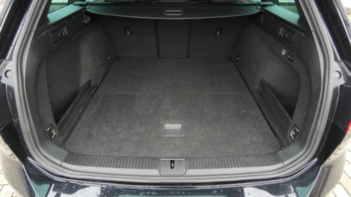 Volkswagen Passat Variant 2.0 TDI DSG Elegance na operativní leasing